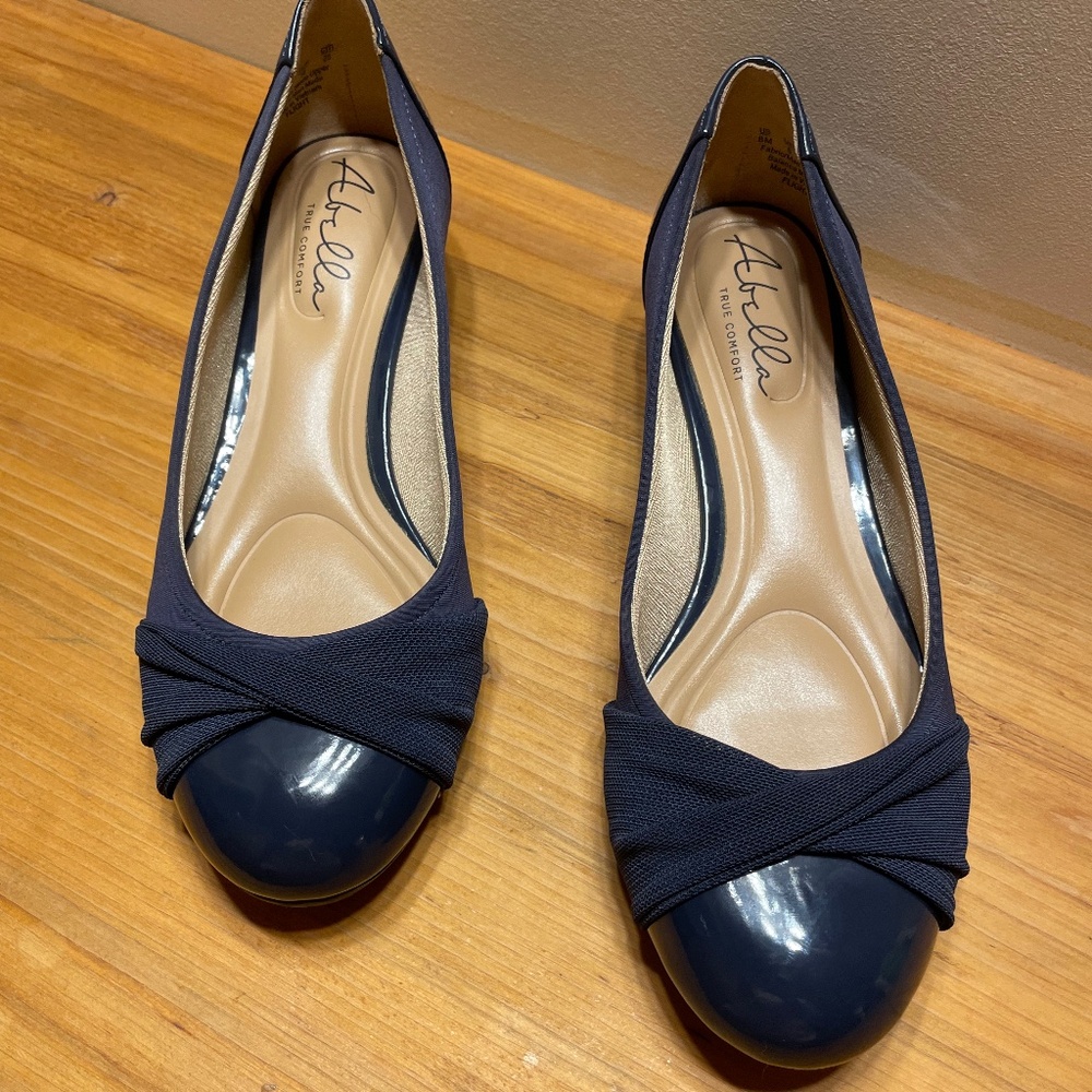 Navy Abella True Comfort Flats - Size 8